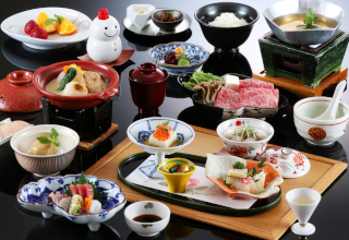 【黒毛和牛御膳】旬の味覚を敷きつめた黒毛和牛付き御膳